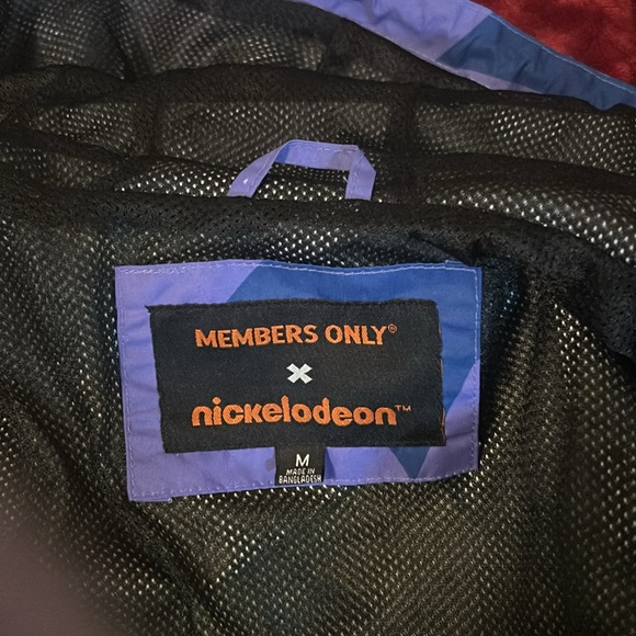 90s toon rain jacket paid 100 asking 50. Size medium in men’s. Has been worn 2x - Picture 6 of 11